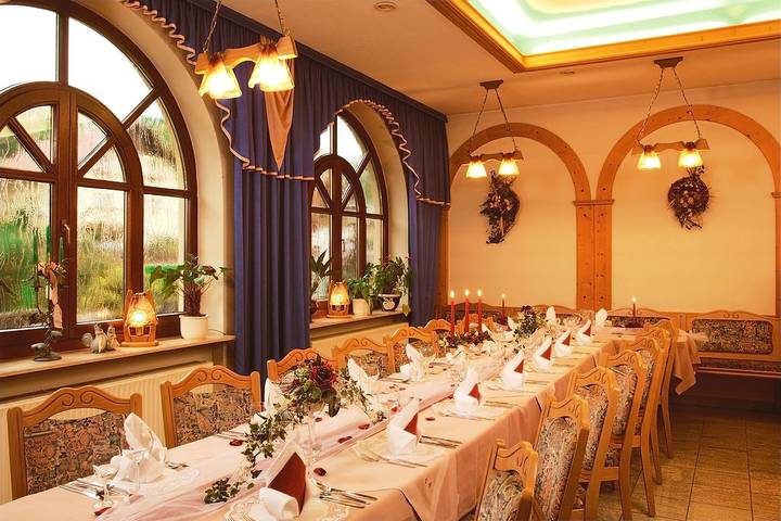 Ganze Ferienwohnung, Helmerser Wirtshaus - Doppelzimmer in Floh-Seligenthal, Rennsteig