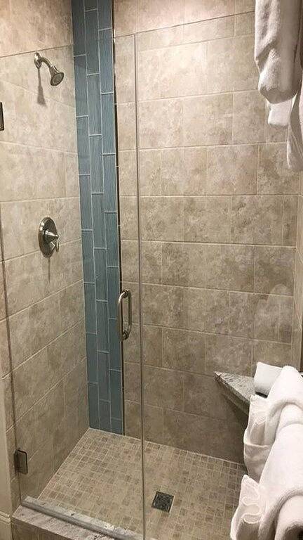 Ganze Wohnung, Neu modernes Studio im River Walk Resort mit Bergblick vom Balkon in Lincoln (NH), Franconia Notch