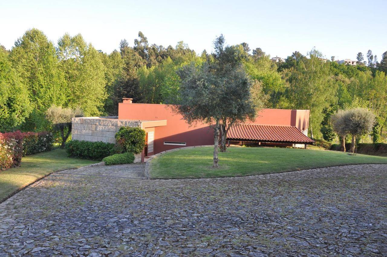 Three-Bedroom House in Cabeceiras de Basto (Cidade), Distrito de Braga
