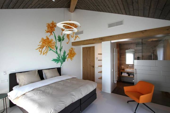 Location de vacances pour 2 personnes, avec vue sur le lac ainsi que vue et jardin dans Roelofarendsveen