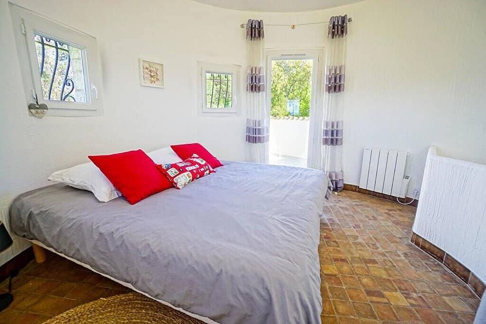 Luxury villa with a view, 15 min away from the sea in Tanneron, Draguignan Region