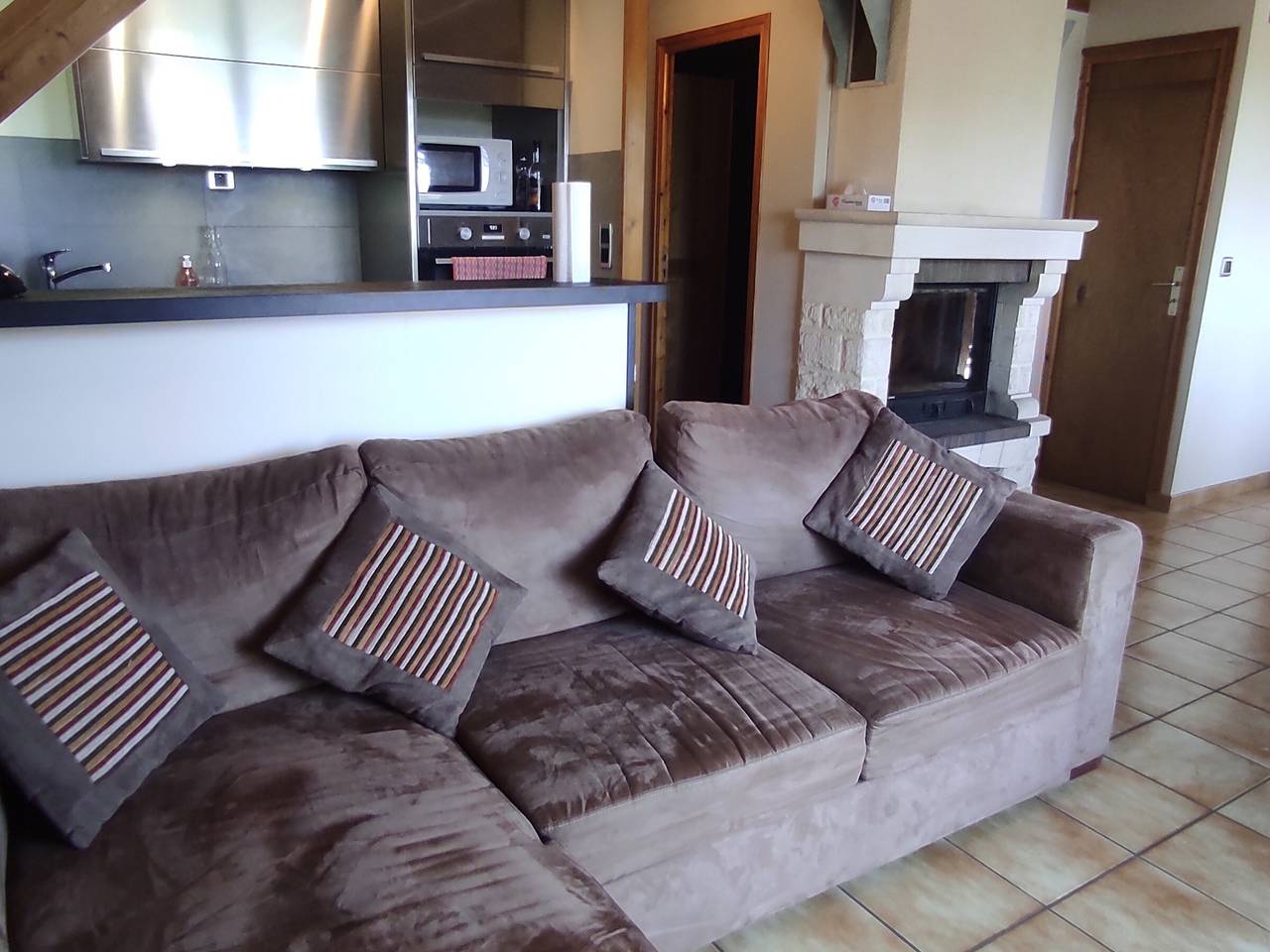 Cozy mountain chalet in Super Besse with large grounds and private parking in Super Besse, Besse-et-Saint-Anastaise