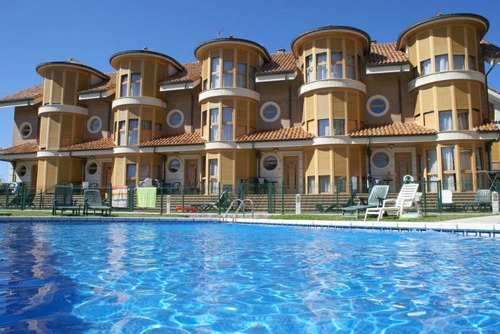 Gîte pour 6 personnes, avec jardin ainsi que piscine et jacuzzi à Noja - 3