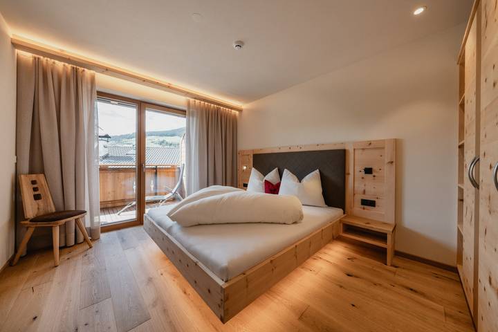 Gîte pour 4 personnes, avec jardin et jacuzzi à Funes