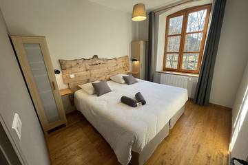 Location de vacances pour 6 personnes, avec piscine ainsi que jardin et terrasse à Lafarre