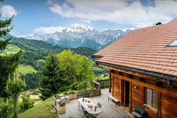 Chalet pour 15 personnes, avec jardin et jacuzzi, animaux acceptés à Manigod