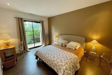 Location De Vacances pour 8 Personnes dans Vals-les-Bains, Parc naturel régional des Monts d'Ardèche, Photo 2