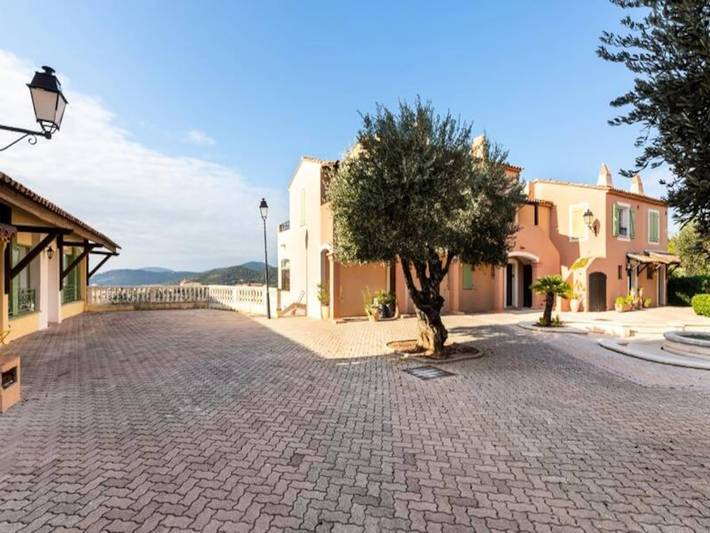 Gîte pour 4 personnes, avec terrasse et piscine, animaux acceptés à Roquebrune-sur-Argens - 4