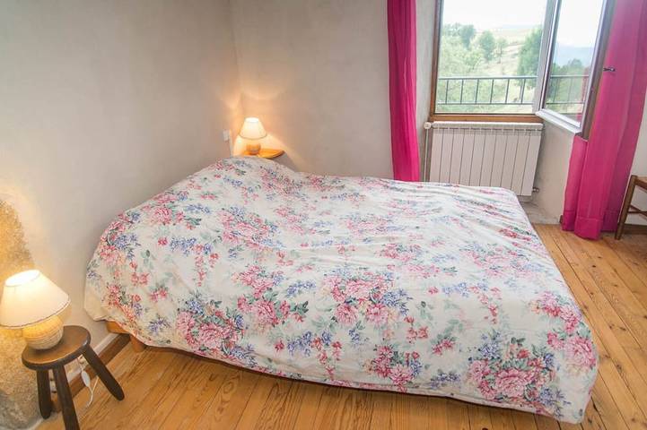 Location de vacances pour 8 personnes, avec jardin à Pied-de-Borne - 3