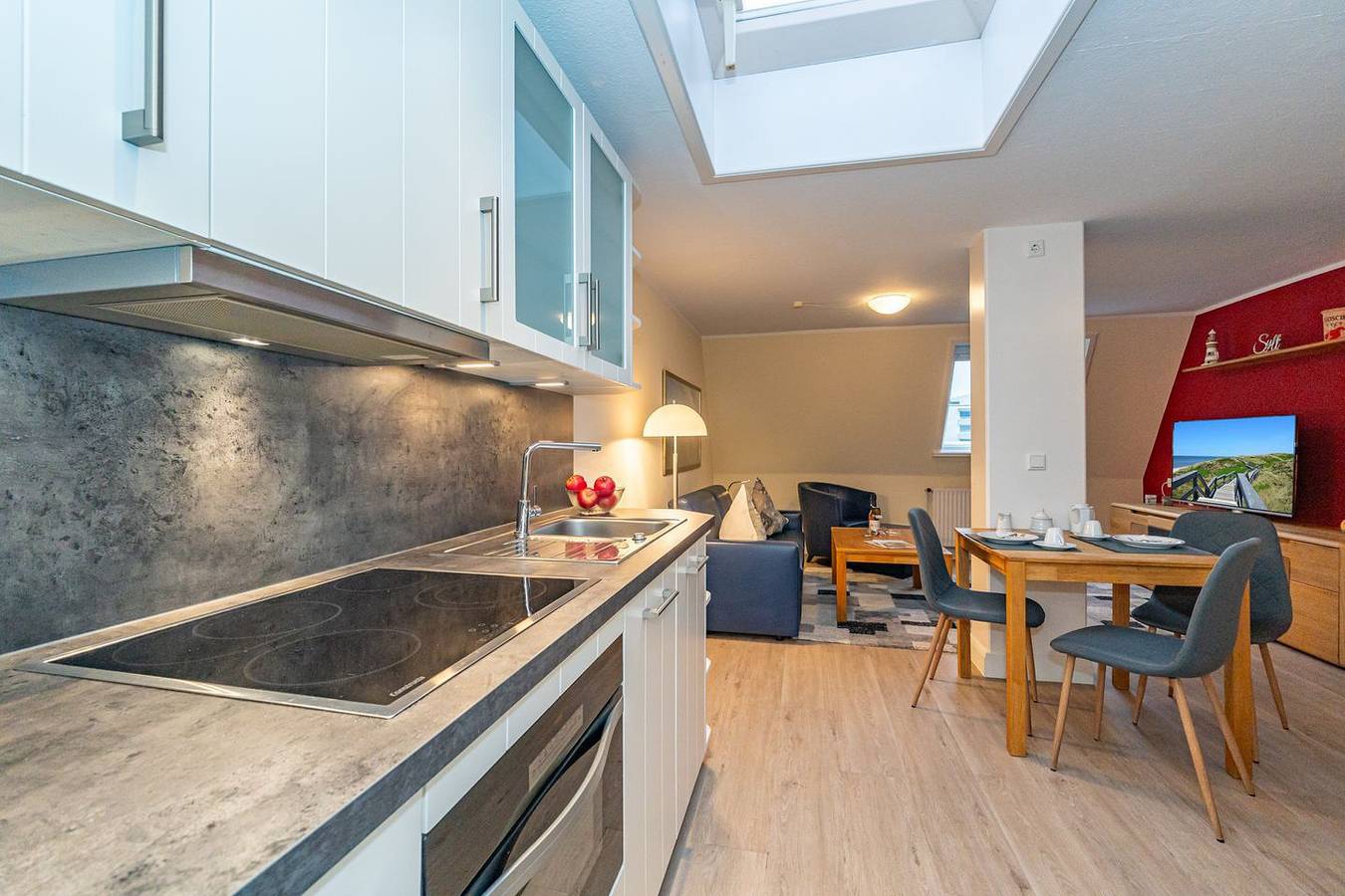 Ganze Wohnung, 2-Zimmer-Ferienwohnung für max. 4 Personen mit Balkon. - nur 300 bis zum Strand! in Westerland, Sylt (Gemeinde)