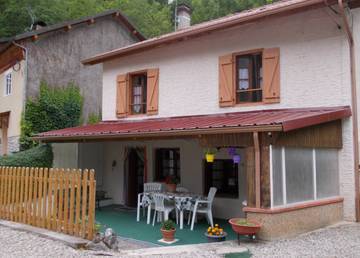 Gîte pour 5 personnes, avec terrasse et jardin dans Bouan