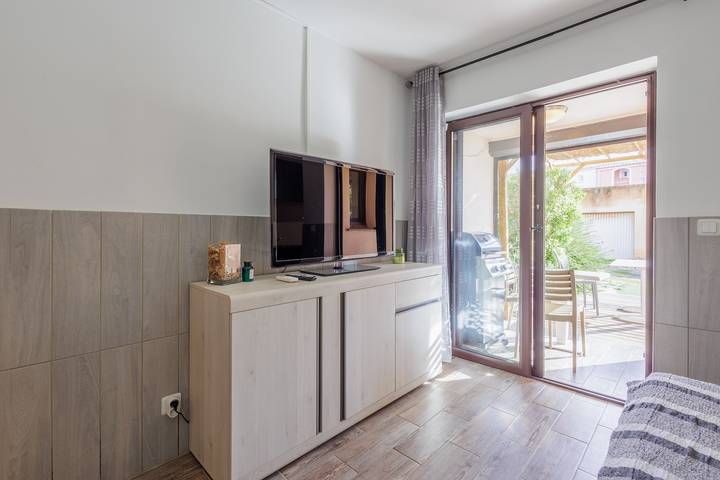 Ganze Wohnung, Ferienwohnung für 2 Personen mit Terrasse in Aregno Plage, Calvi und Umgebung