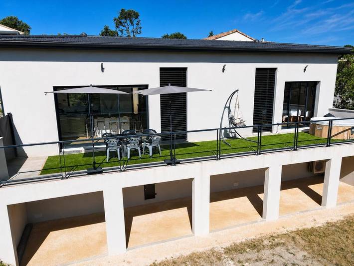Location de vacances pour 6 personnes, avec jardin et jacuzzi à Lachapelle-sous-Aubenas - 2