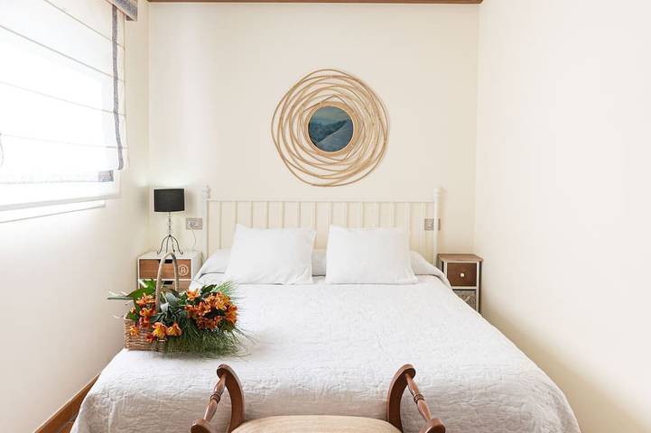 Haus 7 Minuten zu Fuß vom Strand mit Garten und Pool in Praia da Ribeira Grande (Boiro), Boiro