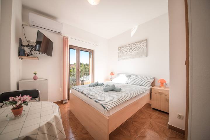 Ferienwohnung für 2 Personen, mit Balkon/Terrasse in Vrsi