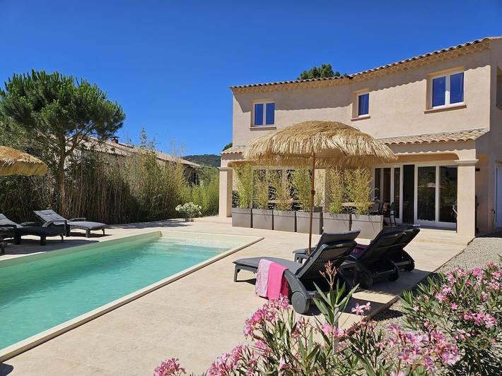 Appartement de vacances pour 6 personnes, avec jardin et piscine