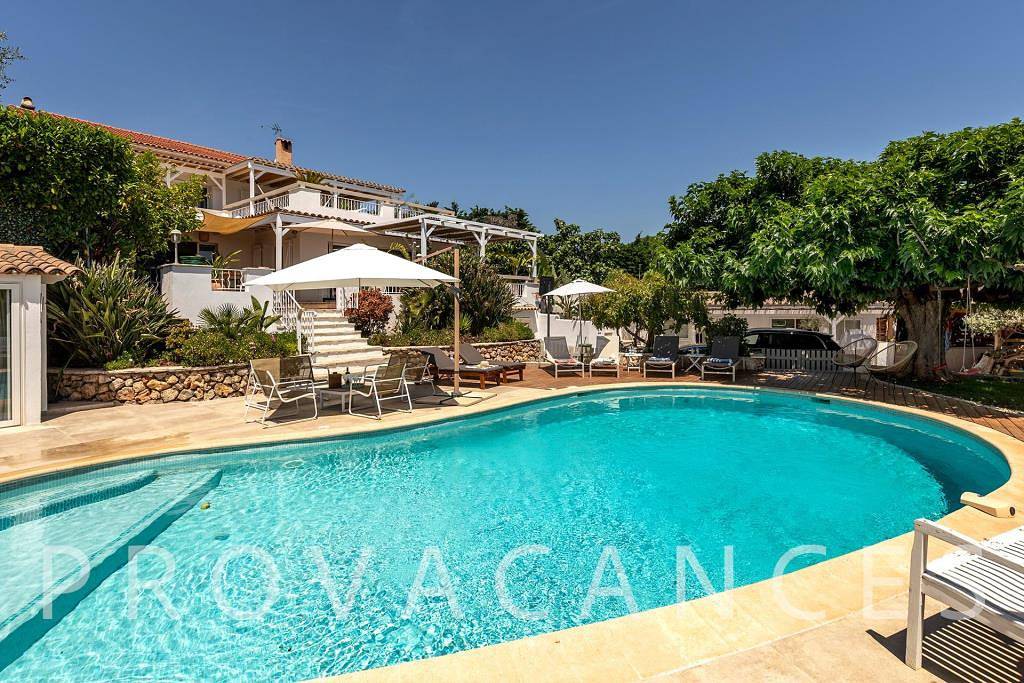 Villa in Golfe-Juan overlooking the Mediterranean and Cap d'Antibes in Vallauris, Costa mediterránea (Francia)
