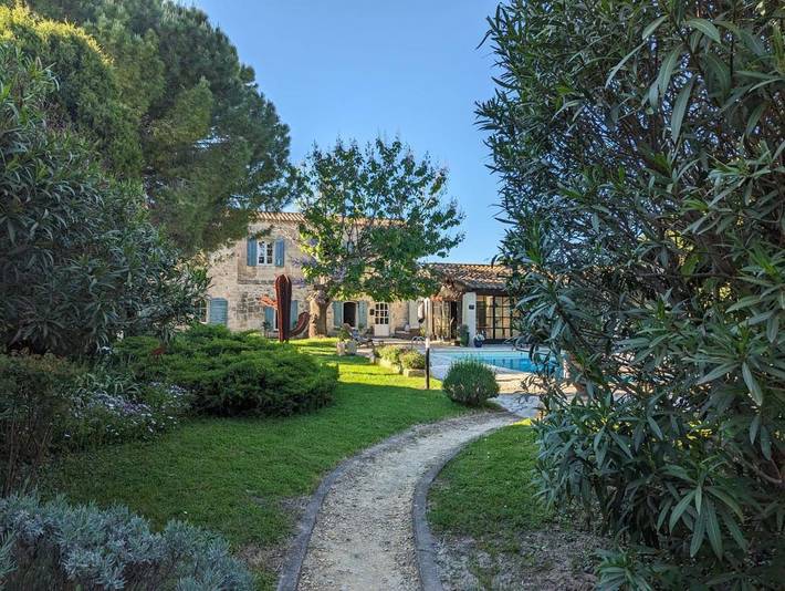 Chambre d’hôte pour 2 personnes, avec vue ainsi que jardin et piscine à Tarascon - 3