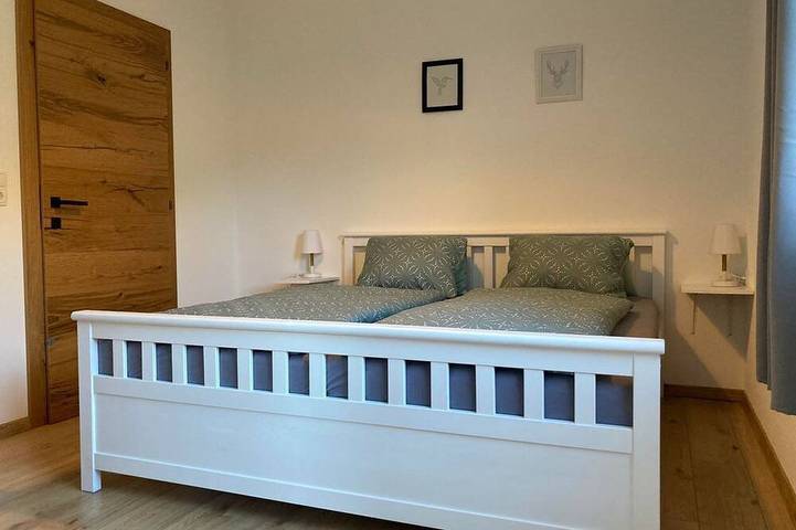 Ferienwohnung für 5 Personen, mit Terrasse und Garten in Wenns - 2