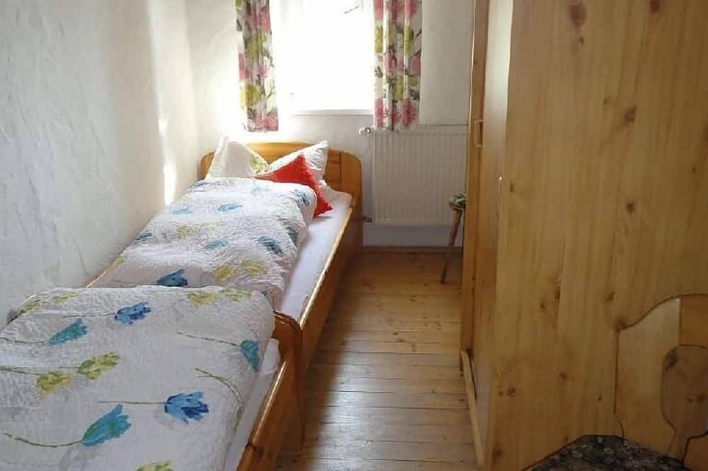 Ganze Wohnung, Unterkunft im ersten Stock mit großer Logia in Tirschenreuth, Ostbayern