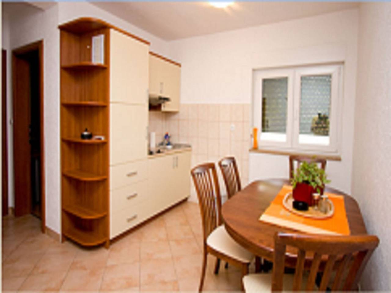 Cały apartament, Apartament wakacyjny dla 4 osób z ogród in Celina, Omiš-Riviera