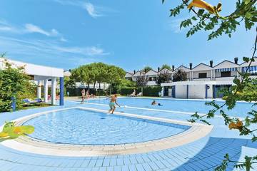 Ferienhaus für 7 Personen, mit Pool und Garten in Bibione