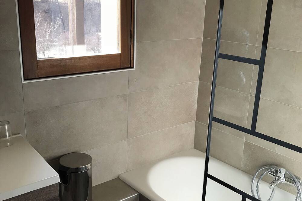 Entire apartment, 2-person apartment in Vallouise-Pelvoux! Family home since 1896 in Vallouise-Pelvoux, Écrins National Park
