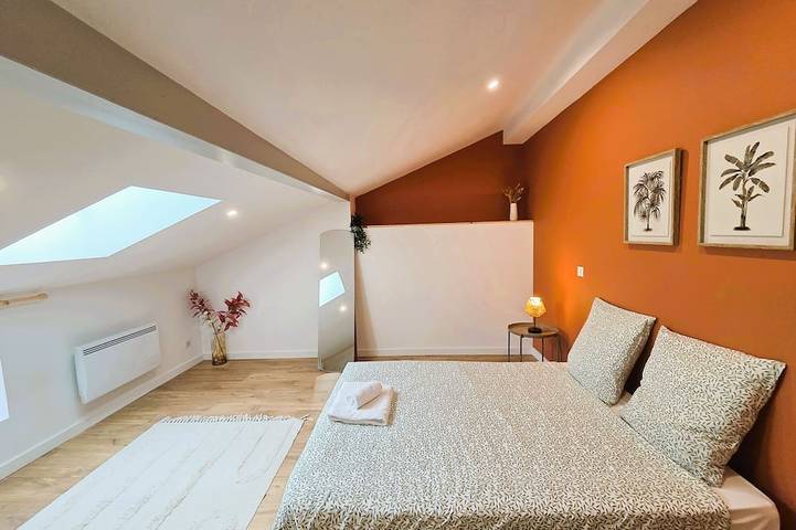 Location de vacances pour 26 personnes, avec Terrasse et Jardin à Châteauneuf-sur-Charente - 2