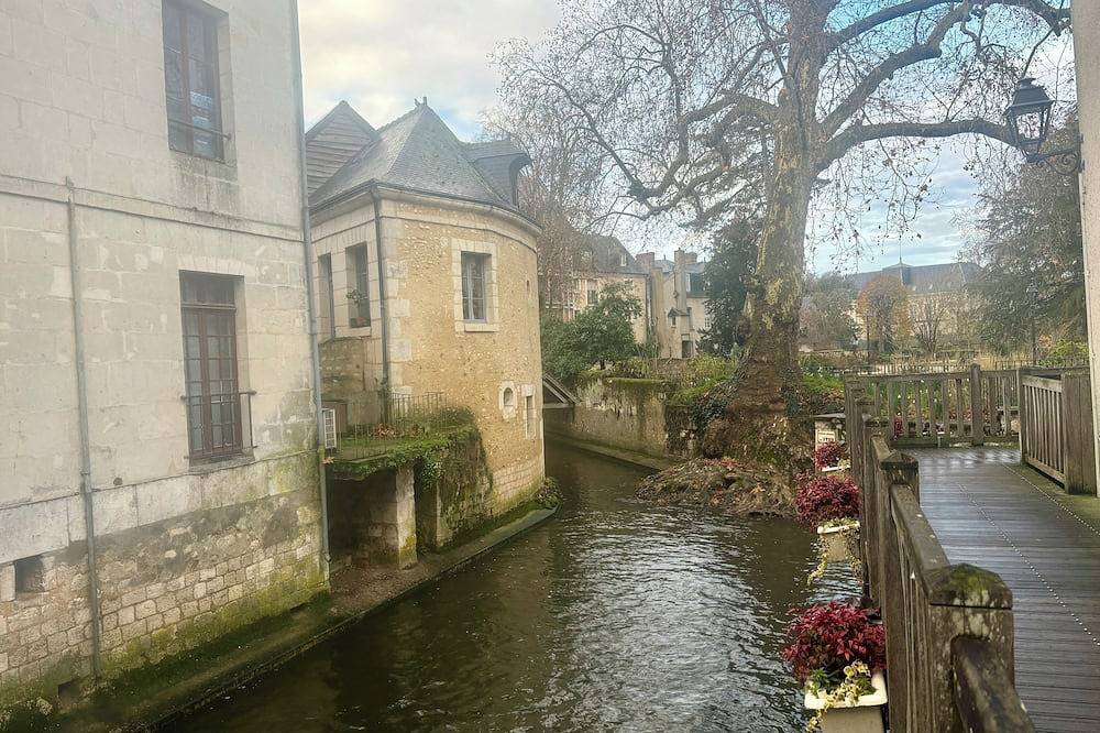 Appartement entier, Le Bovary - Studio de charme côté château in Vendôme, Vallée de la Loire