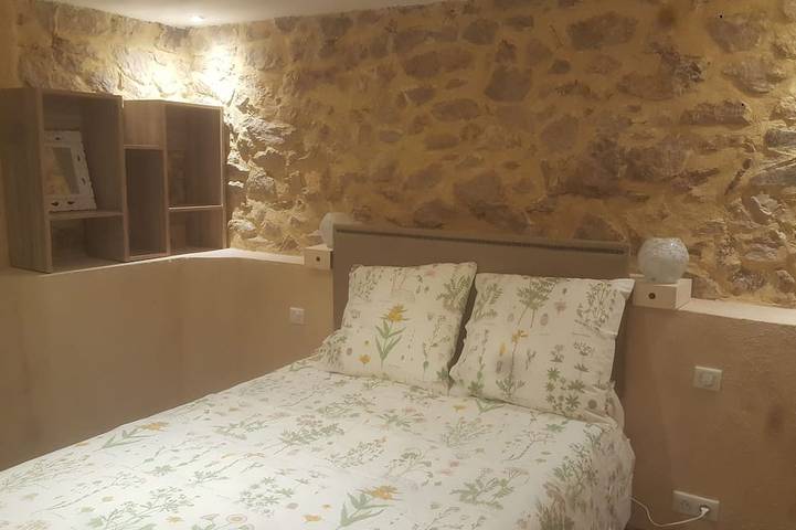 Apartamento entero, Bastante nuevo T1 con terraza privada, piscina en un entorno excepcional in Marsella, Marsella region