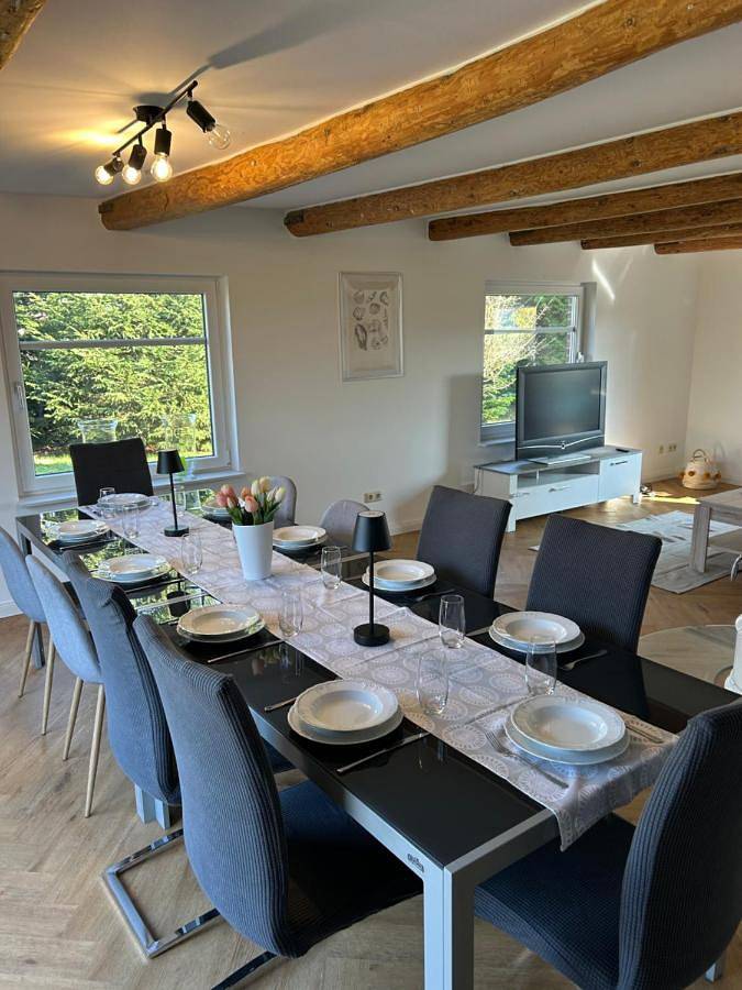 Außergewöhnliches Nordsee-Ferienhaus für bis zu 10 Personen - Ruhe, Natur & Gemütlichkeit in Blomberg (Ostfriesland), Landkreis Wittmund