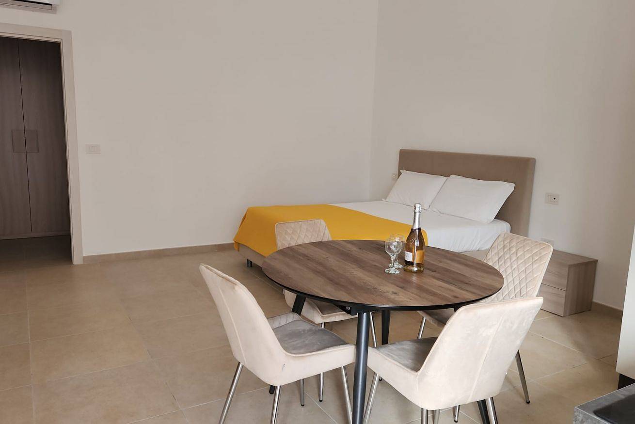 Appartamento intero, Guesthost - Porta 29 - Int. 04 Apartment in Trani, Barletta-Andria-Trani