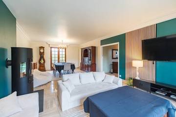 Gîte pour 9 personnes, avec jardin dans Grâces