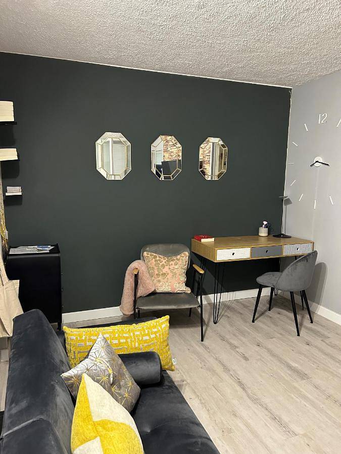 Appartement entier, One-Bedroom Apartment in Orly (Île de France), Val-de-Marne
