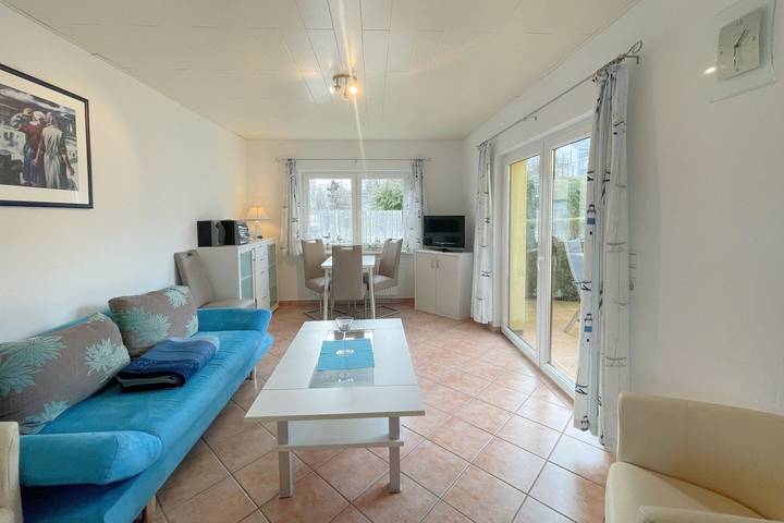 Bungalow für 4 Personen, mit Terrasse und Garten sowie Ausblick in Loddin