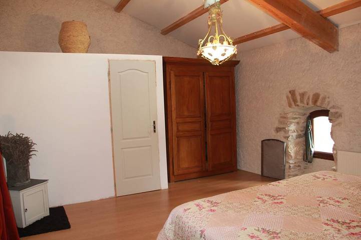 Gîte pour 15 personnes, avec jardin à Banne - 4