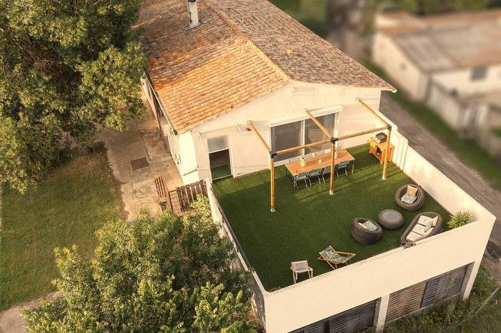 Agriturismo pour 8 personnes, avec jardin et jacuzzi dans Saliers