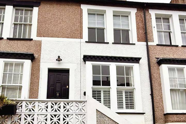 Cottage for 4 people, with garden in Deganwy