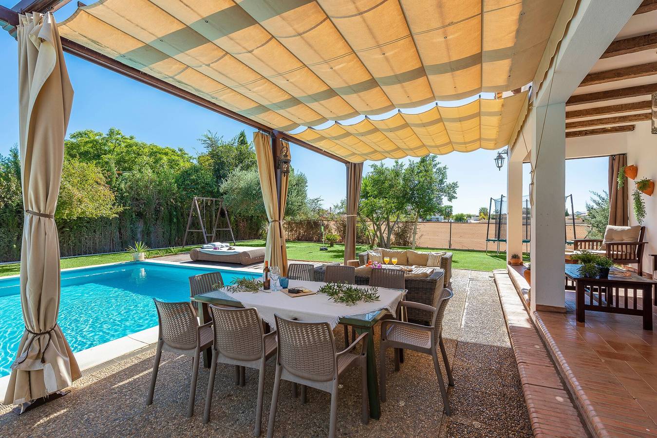 Ferienhaus „Casa Rural La Teja“ mit Pool, Garten und Wlan in Marchena, Sevilla Provinz