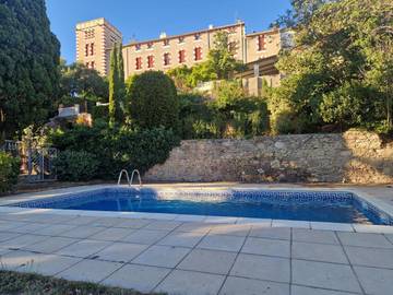 Gîte pour 14 personnes, avec vue ainsi que piscine et jardin à Ventenac-en-Minervois