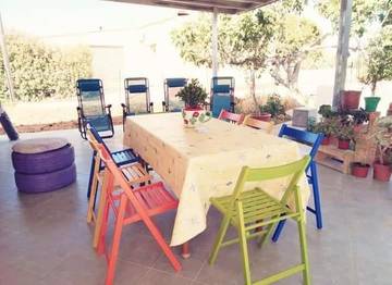 Gîte pour 4 personnes, avec vue ainsi que piscine et jardin à Menfi