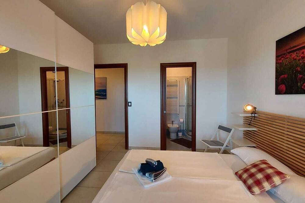 Apartamento entero, \"bella Vista\", Ap. mit 2 Schlafzimmer, 2 Bäder, 2 Balkone, Arbeitsplatz, Wifi in Penne, Provincia de Pescara