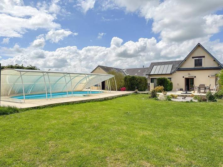Maison d’hôte pour 9 personnes, avec jardin ainsi que terrasse et piscine dans Eure-et-Loir