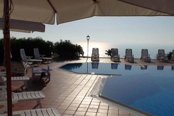 Appartement de vacances pour 4 personnes, avec piscine et jardin ainsi que balcon et jacuzzi - 1