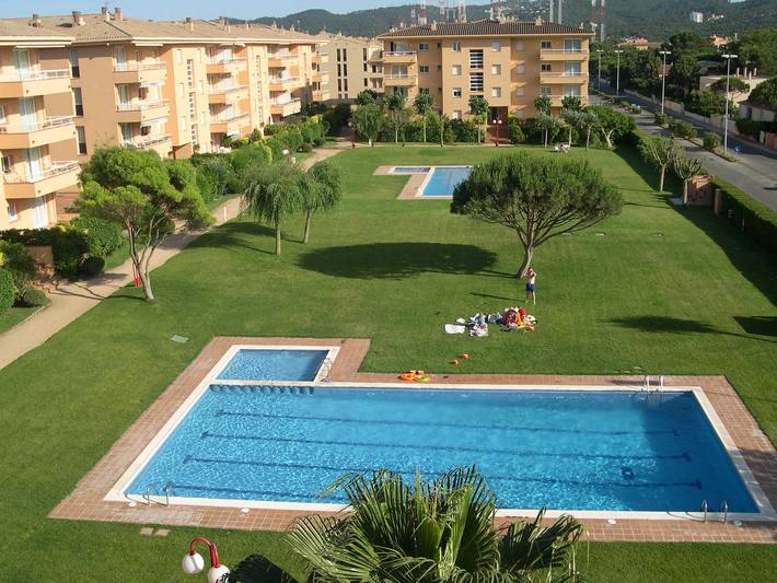 Ferienwohnung für 7 Personen, mit Kinderpool und Garten sowie Terrasse