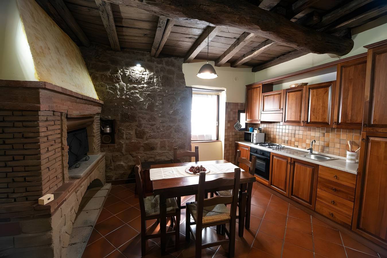 Appartamento intero, Appartamento 'Davide Home Sutri' con Wi-Fi in Sutri, Provincia di Viterbo