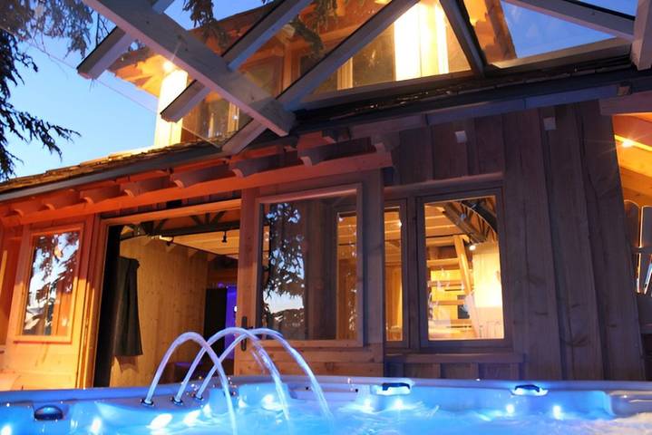 Cabane dans les arbres pour 4 personnes, avec piscine et jardin ainsi que sauna et jacuzzi dans Auvergne-Rhône-Alpes - 3
