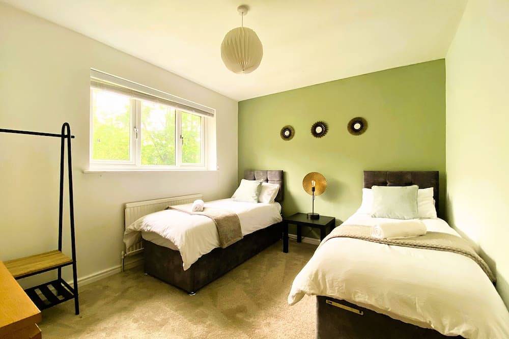 4 Bed Spacious House, Perfect for Families, Couples & Contractors in Milton Keynes, Zuidoost Engeland