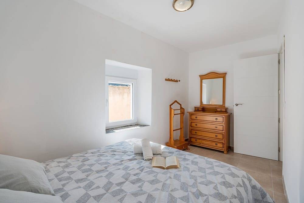 Holiday Home 'Planta Baja' with Private Terrace and Air Conditioning in Quéntar, Granada Province