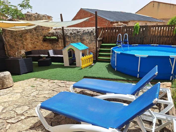 Casa rural para 28 personas, con jardín y terraza además de piscina y vistas, Se admiten mascotas en Comarca de Riaza - 3